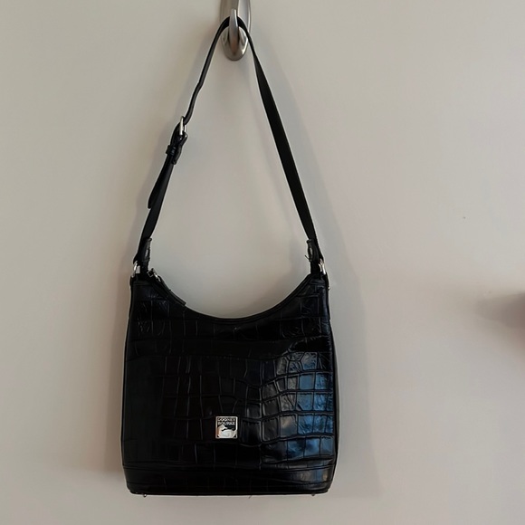 Dooney & Bourke Handbags - Vintage Dooney and Bourke Shoulder Bag - Good Used Condition 💕